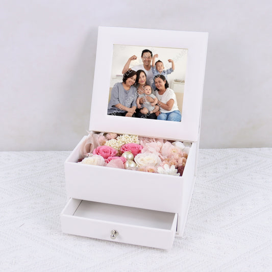 MDPG2569 Pure Keepsake (Preserved Flowers Jewellery Box with Personalised Photo)